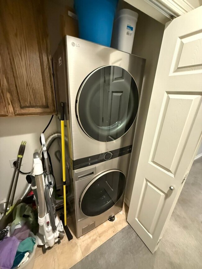 Building Photo - Beautiful 2 bed 2 bath Condo in Meridian!