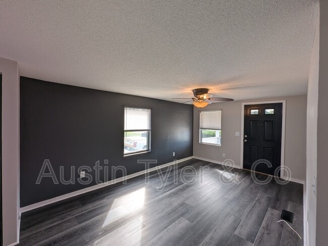 Building Photo - 4256 Kelson Ave