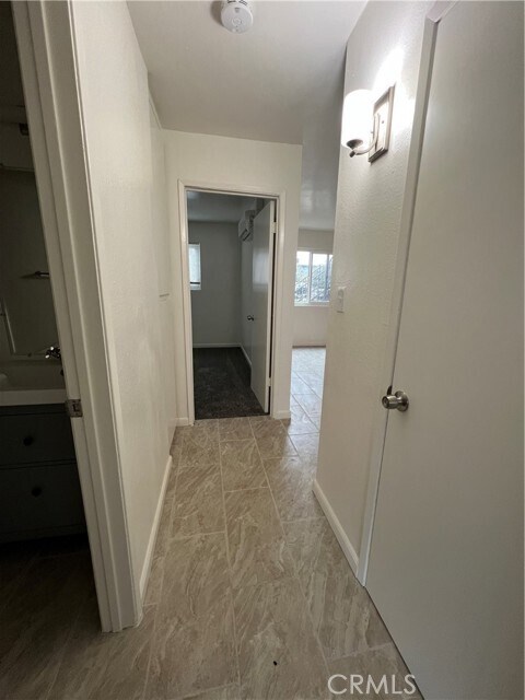 Building Photo - 136 W Saginaw Way