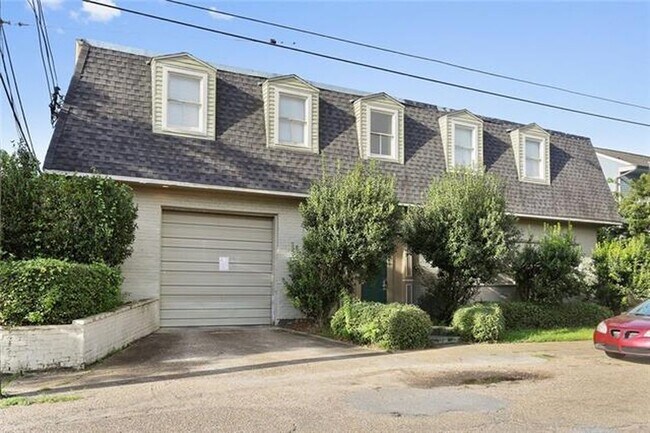 Primary Photo - 1020 Terpsichore St