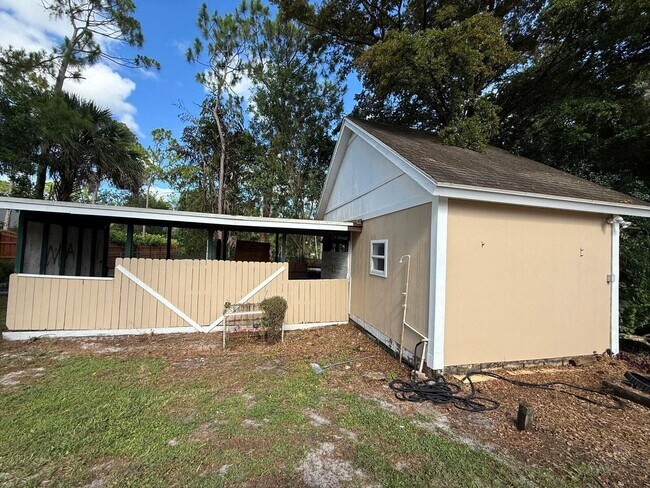 Building Photo - 17503 30th Ln N