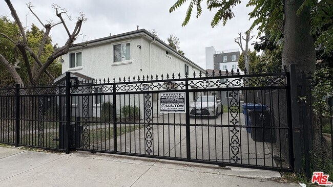Primary Photo - 1189 W 36th St