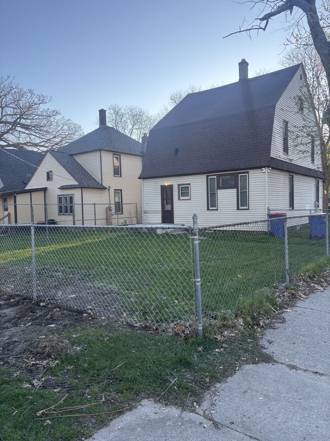 Building Photo - 957 Dorchester Ave SW