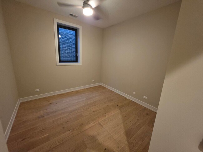 Building Photo - 1203 W Augusta Blvd