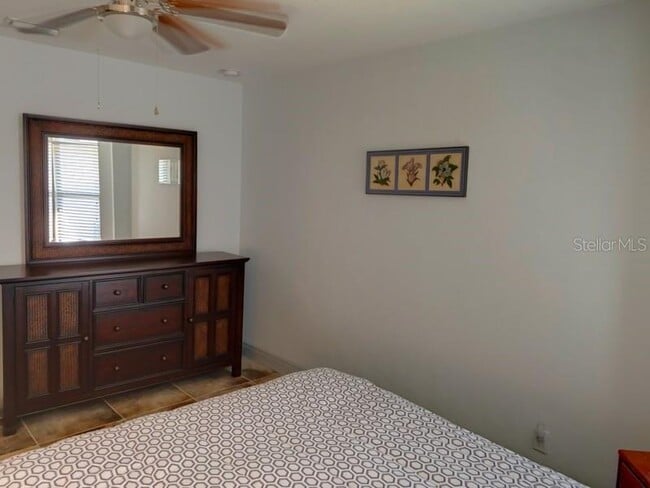 Building Photo - 572 Belvedere Ct