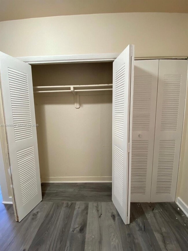 Building Photo - 1011 SW 5th St