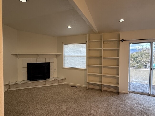 Building Photo - 10538 Olympic St NW