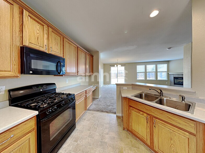 Building Photo - 5568 Joplin St