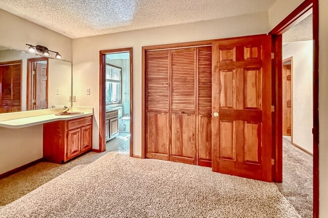 Building Photo - 12182 Heron Dr