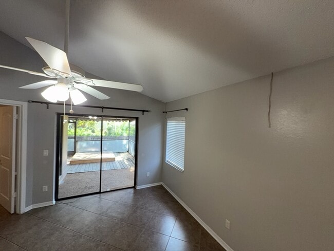 Building Photo - 2201 Grasmere Dr