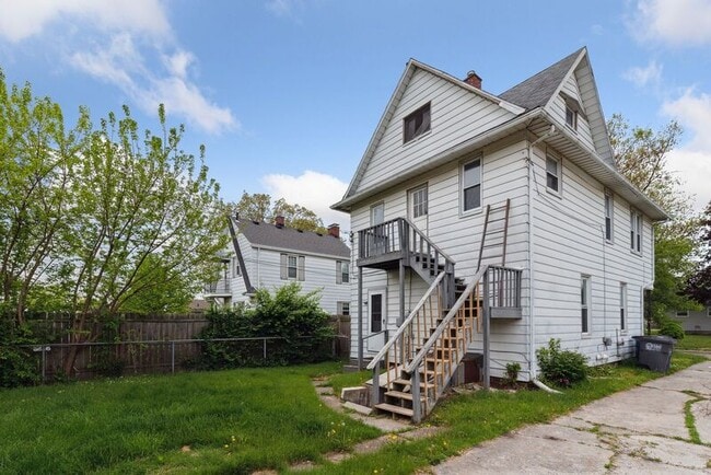 Building Photo - 1310 Almon Ave