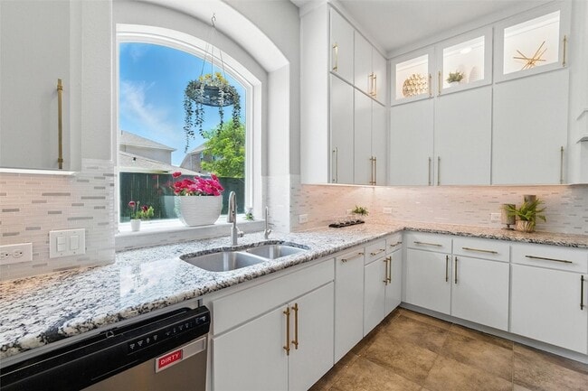 Building Photo - 13401 Mardi Gras Ln