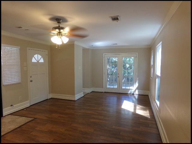 Building Photo - 119 Pin Oak Cove