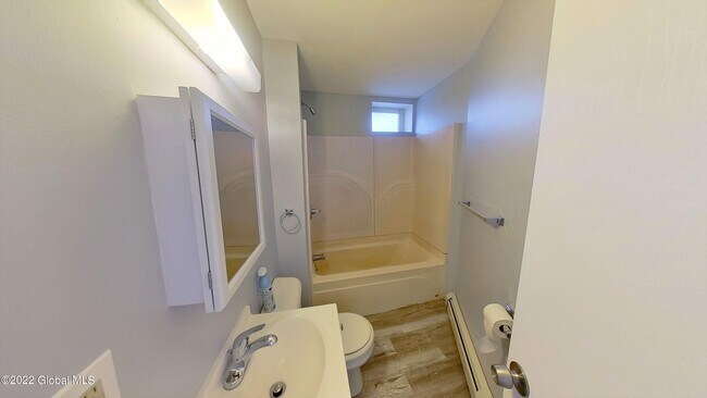 Building Photo - 300 Morton Ave