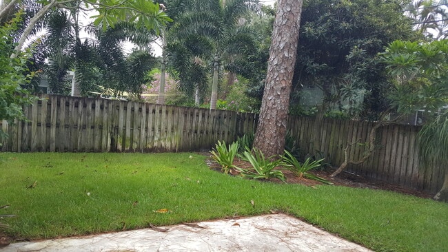 Building Photo - 1132 SW 3rd St