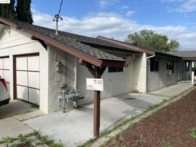 Building Photo - 1703 Noia Ave