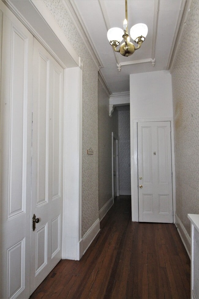 Building Photo - 1513 Bolton St