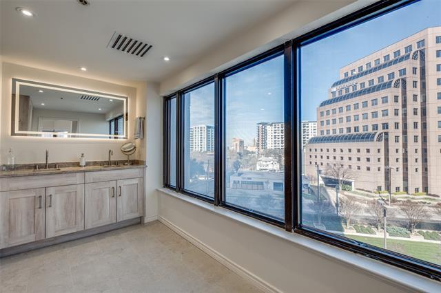 Building Photo - 3030 McKinney Ave