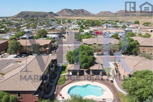 Building Photo - 3Bed/2.5Bath Condo at 35th Ave/Deer Valley...