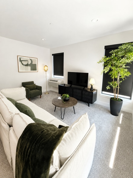 Staged photo - 105 Colorado Ave