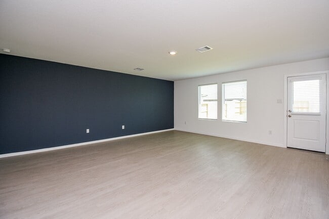 Building Photo - 6850 Flowering Ginger Ln