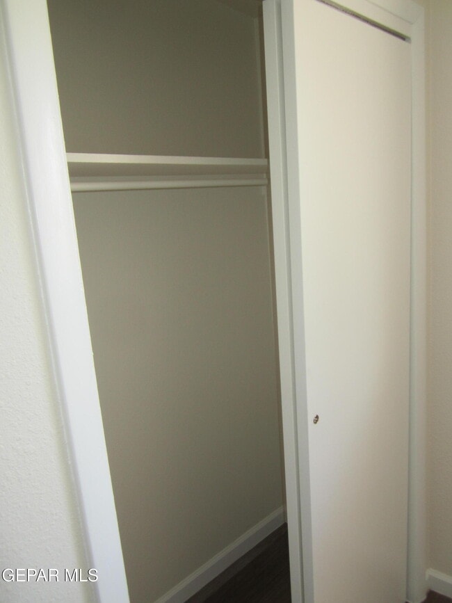 Building Photo - 305 Corvena Way