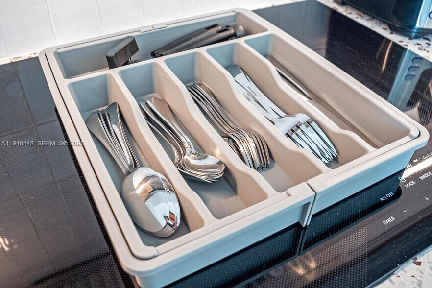 Building Photo - 159 NE 6th St