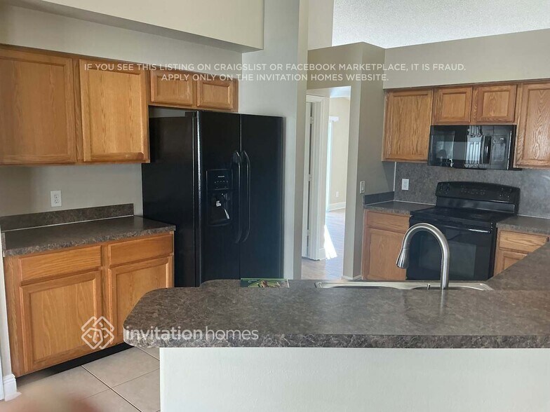 Building Photo - 1718 Snaresbrook Way