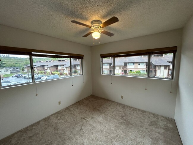 Building Photo - Spacious 2-bedroom unit now available at N...