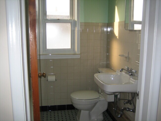 Building Photo - 12027 Moran St