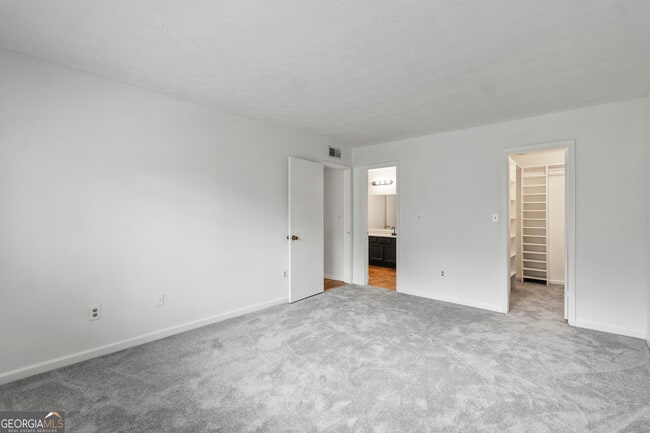 Building Photo - 6449 Pinebark Way