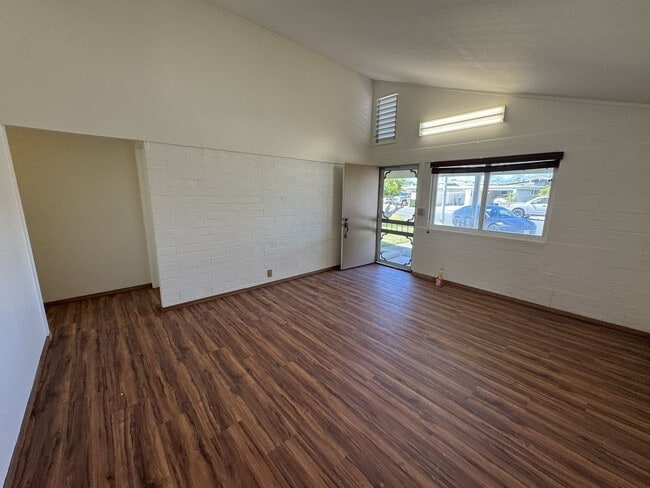 Building Photo - 6270 Upolo Pl