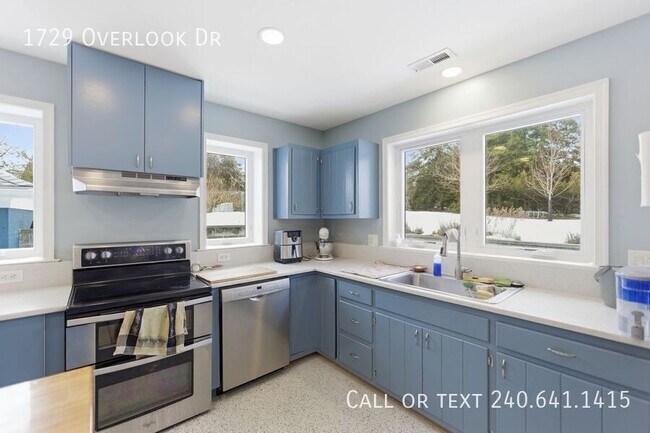 Building Photo - 1729 Overlook Dr