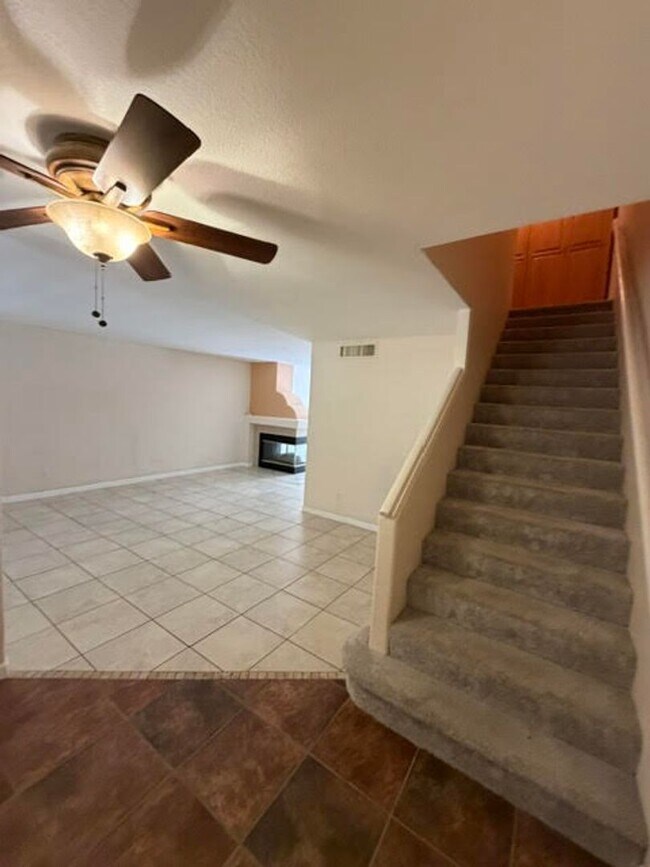 Building Photo - 2208 Rugged Mesa Dr