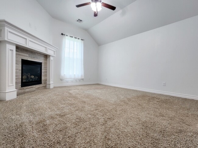 Building Photo - 2400 Frisco Way