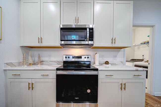 Building Photo - 8980 Coral Reef Wy