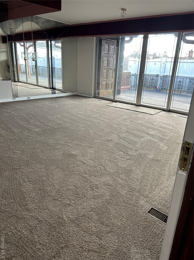 Building Photo - 125 W Hoffman Ave