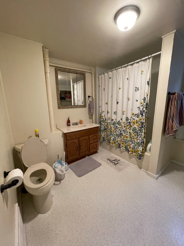 Building Photo - 421 Dodge St