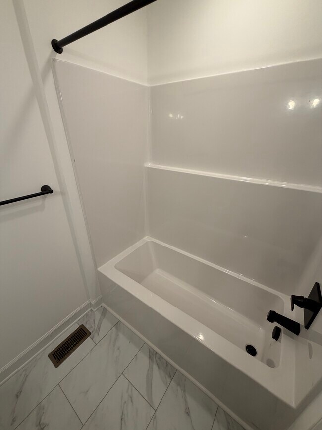 Building Photo - 1420 Derby Dr