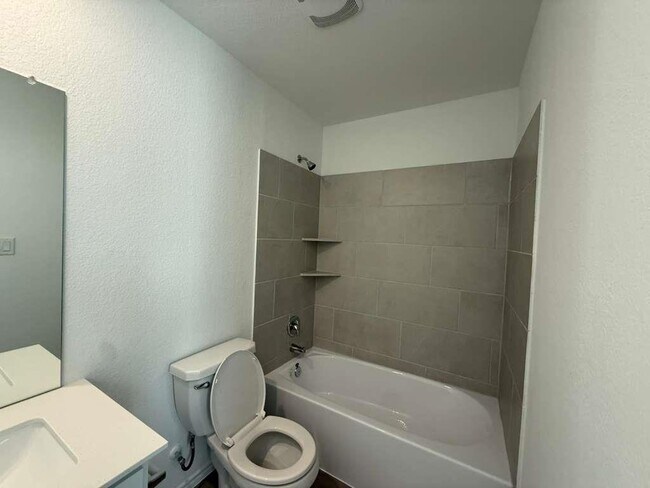 Building Photo - 205 Herald Dr