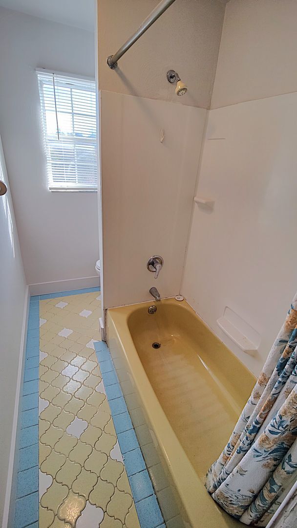 Building Photo - *Recently Updated 2BD/1.5BA Single Family Home Available for Rent in Mt Washington*