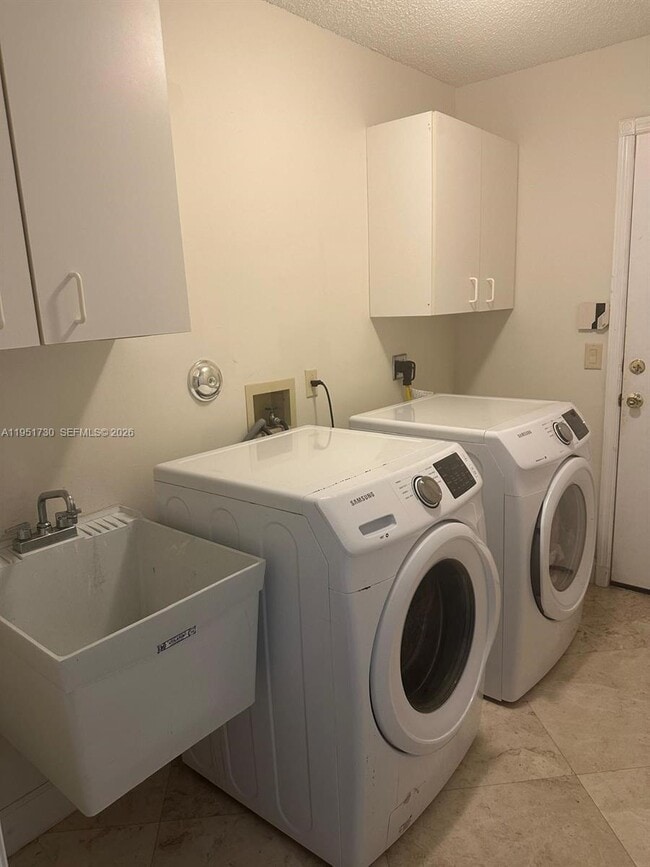 Building Photo - 19922 Dinner Key Dr