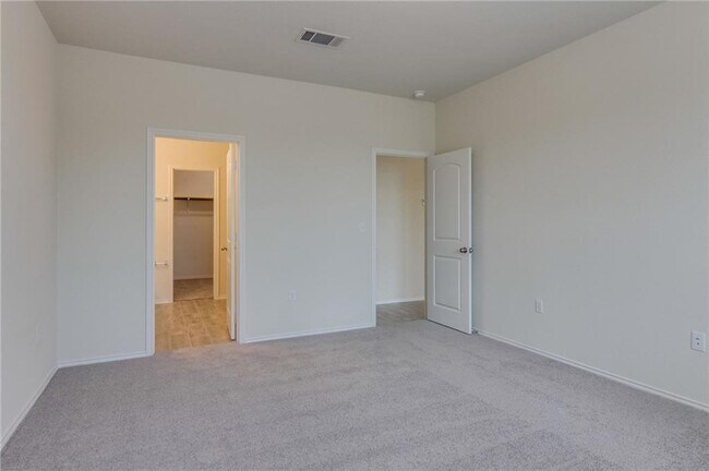 Building Photo - 6621 Hartlage St