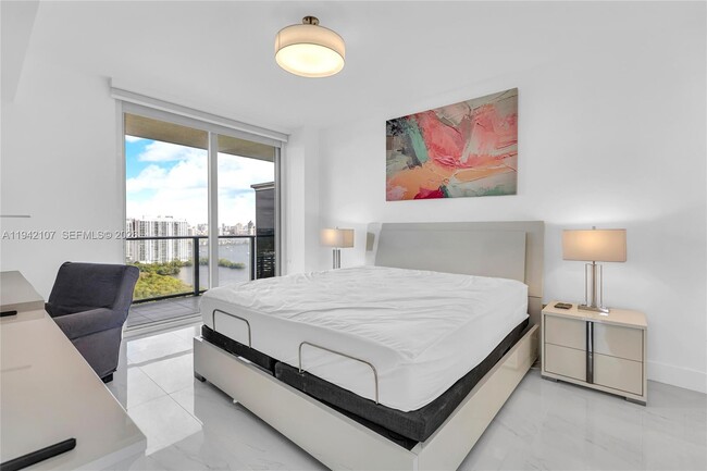 Building Photo - 16385 Biscayne Blvd