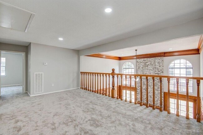 Building Photo - 11918 Glenway Dr