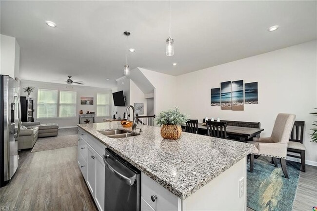 Building Photo - 512 Clara Ln