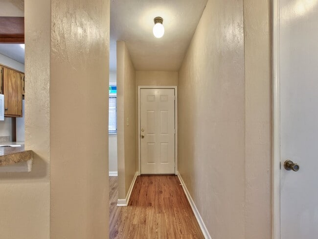 Building Photo - 3208 Ginger Dr