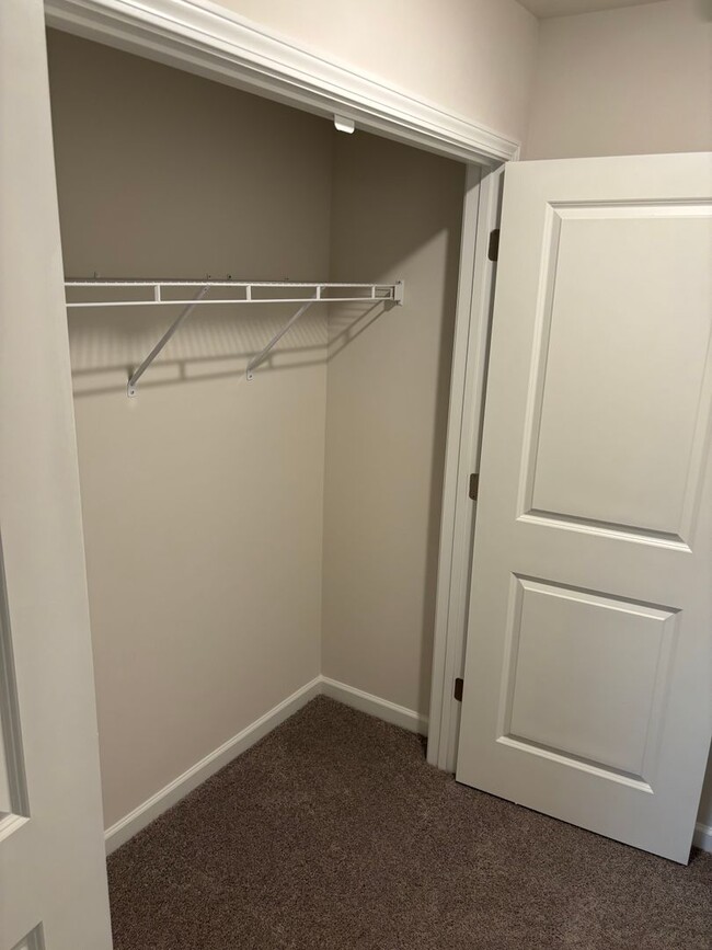 Building Photo - Brand New End-Unit Townhome in Charlotte!