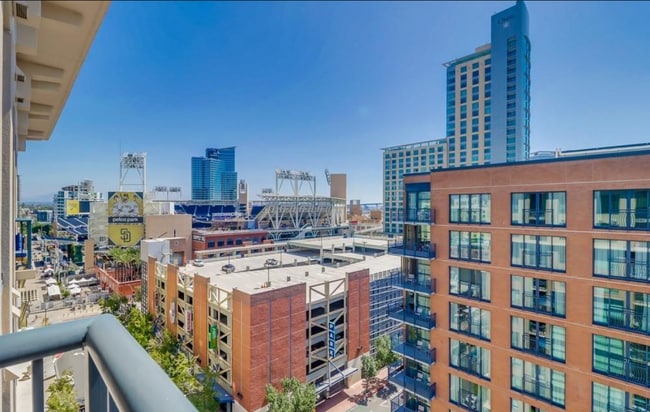 Building Photo - 530 K St