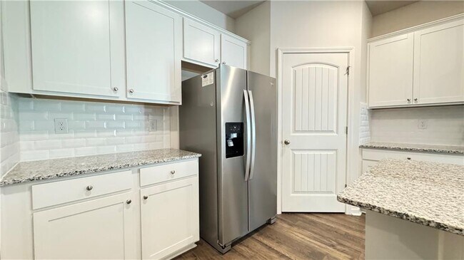 Building Photo - 488 Stoneybrook Dr